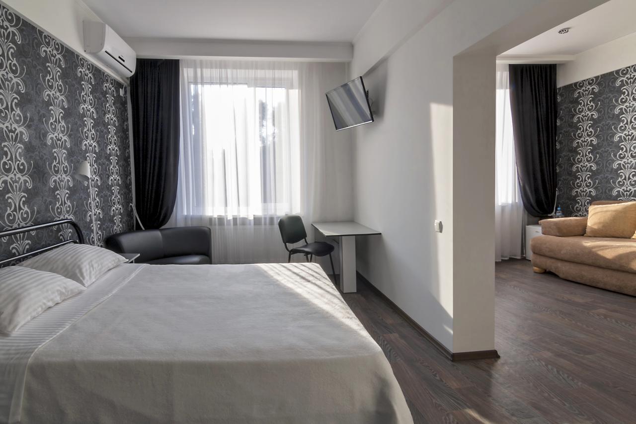 Centralny Hotel Kryvy Rih Extérieur photo