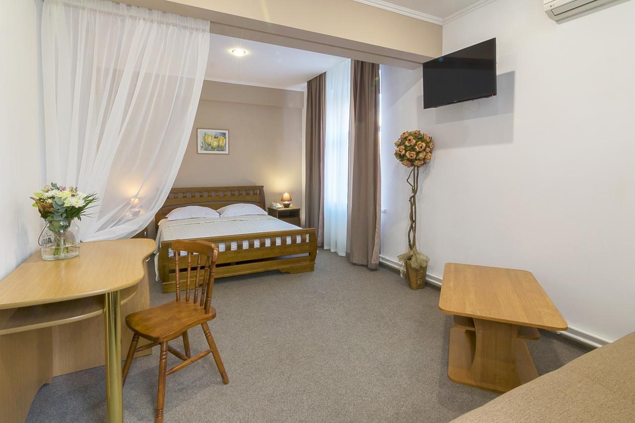 Centralny Hotel Kryvy Rih Extérieur photo