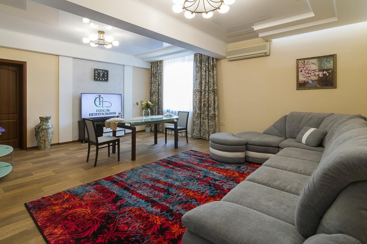 Centralny Hotel Kryvy Rih Extérieur photo