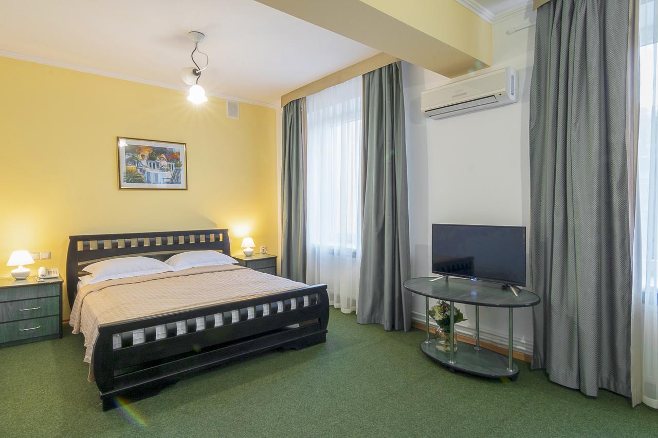 Centralny Hotel Kryvy Rih Extérieur photo