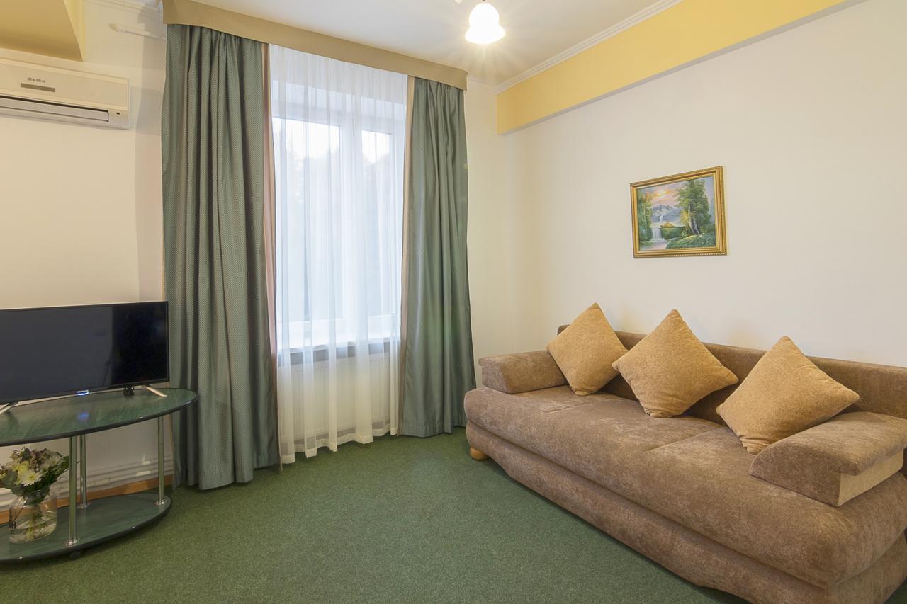 Centralny Hotel Kryvy Rih Extérieur photo